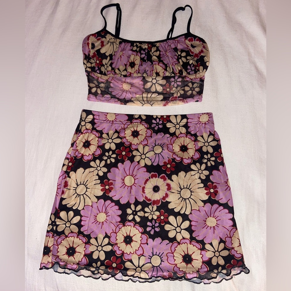 Two piece floral set (crop top + skirt)